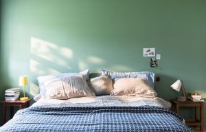 Sơn Abott | Tươi mát hơn khi sơn màu xanh lá cây cho phòng ngủ | Abott.vn